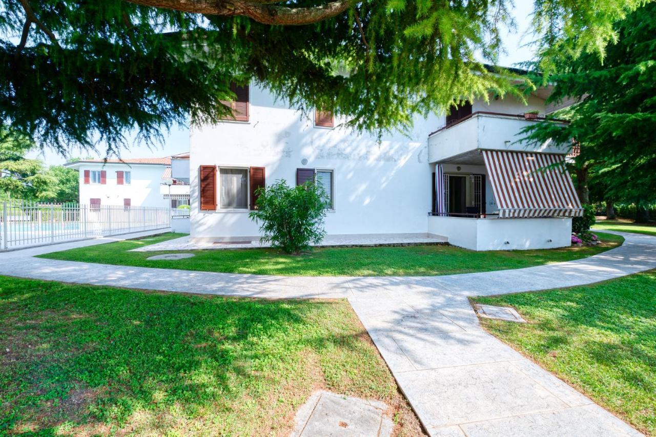 Wolf House - Peschiera Holiday - Jacuzzi Privata Peschiera del Garda Exterior photo